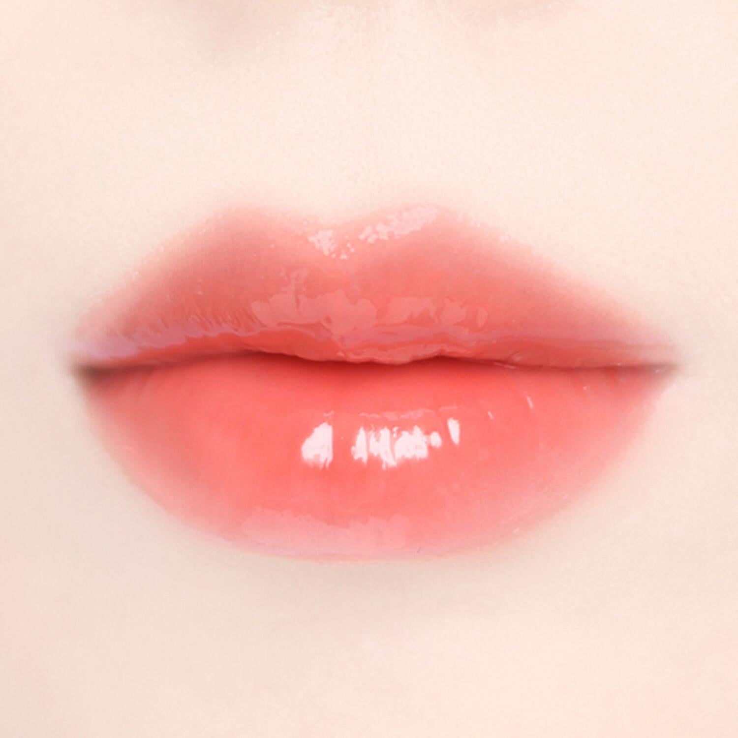 glossy lip stick